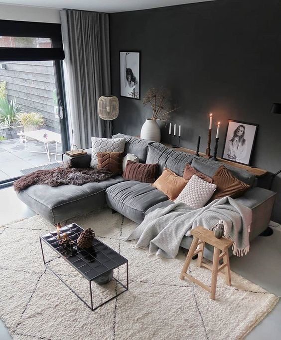 imagem de sala decorada com tapete de pelego e manta de pele no sofá como usar pelego na decoração